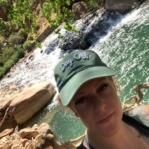 Meet your Posher, Danielle